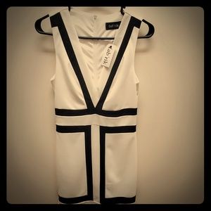 Fabrik sleeveless V neck dress